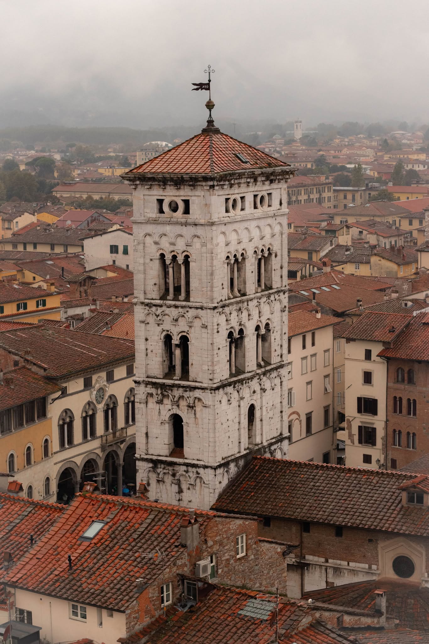 Torre delle Ore clock tower in Lucca